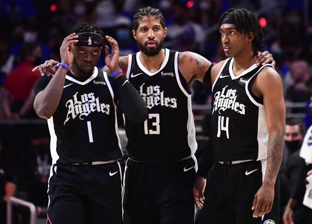 科尔：追梦说他可以去打替补 但目前我还完全没有考虑过（科尔：追梦愿意替补出场，但我暂未考虑这一安排）