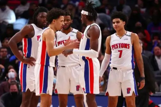 2025／26赛季英超：萨拉赫事件终极大结局！斯洛特发布会定调（英超2025／26前瞻：萨拉赫风波尘埃落定，斯洛特发布会一锤定音）