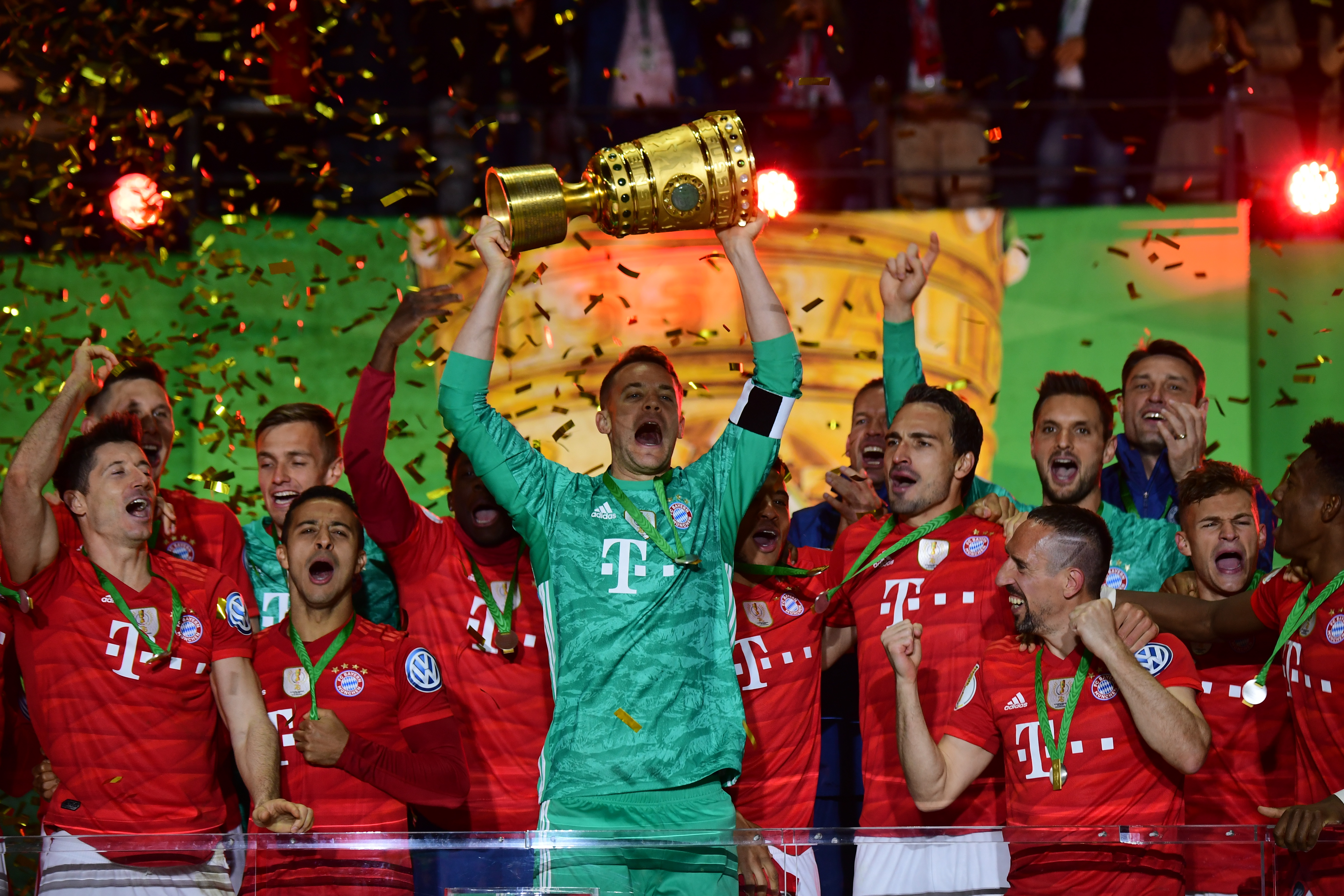 卡佩罗：伊尔迪兹需要自由空间，进攻时应该让他随性一些（卡佩罗：伊尔迪兹需要更大自由度，进攻端应放手让他发挥）