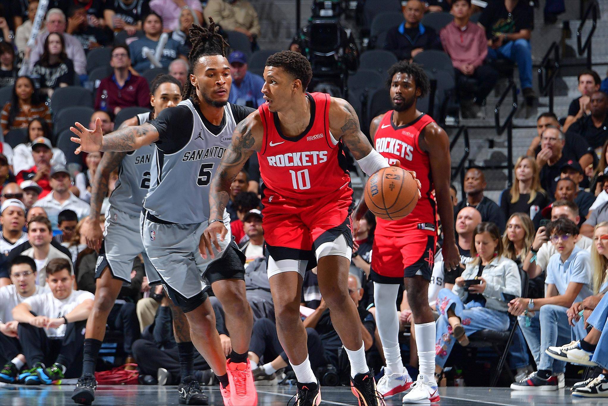 TA：桑切斯最近在逐渐进步，他已成为英超最可靠的门将之一（TA：桑切斯稳步提升，已跻身英超最稳健门将行列）