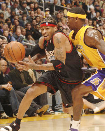 雄鹿仅得82分本赛季联盟第二低，近14战狂输11场（雄鹿单场仅82分为本季联盟次低，近14场比赛吞下11败）