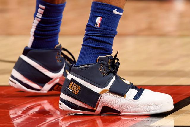 图片报：狼堡想挖多特体育总监凯尔，后者与多特合同到2027年（《图片报》：沃尔夫斯堡欲挖角多特体育总监凯尔，后者合同至2027年）