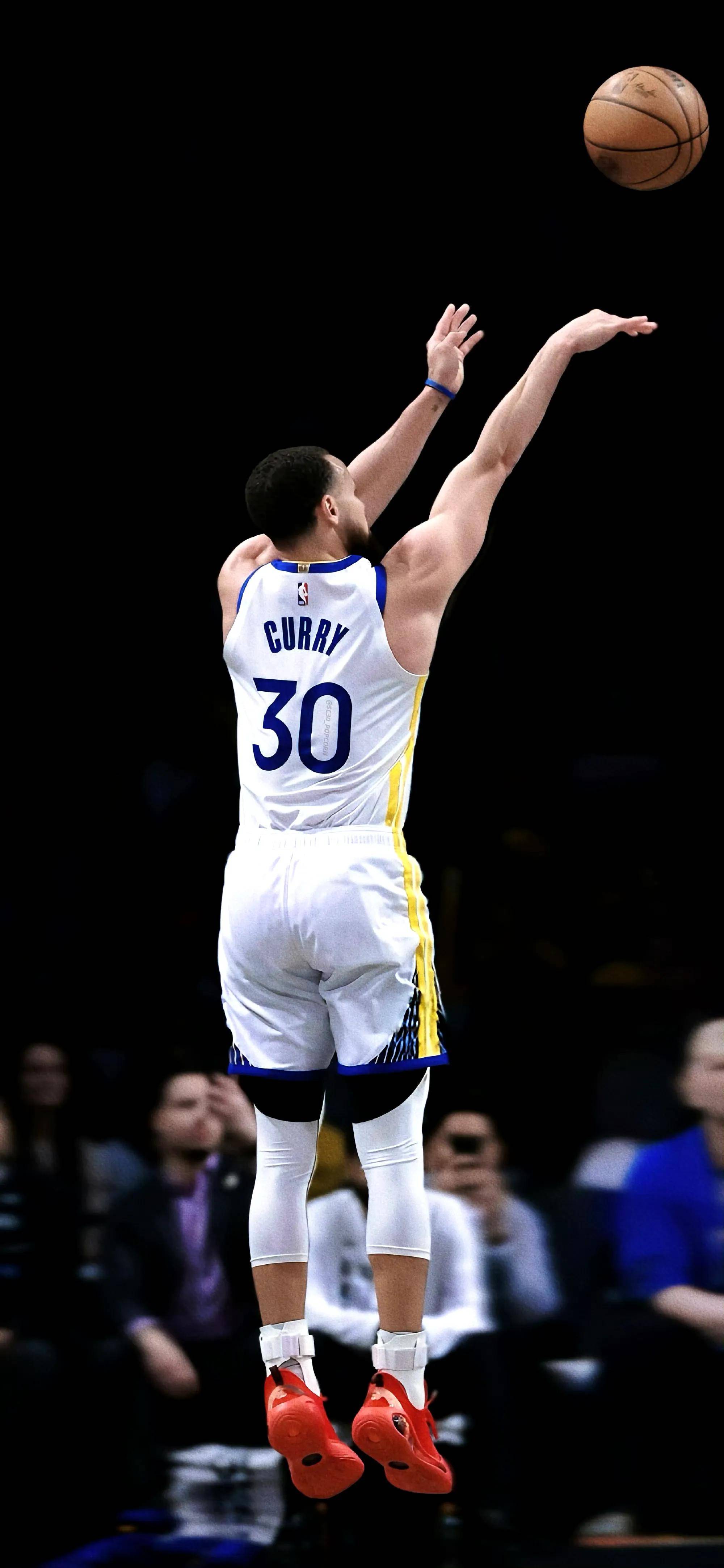 责任在球员身上：斯玛特与雷迪克的困境与挑战（球员需承担责任：斯玛特与雷迪克面临的困局与挑战）