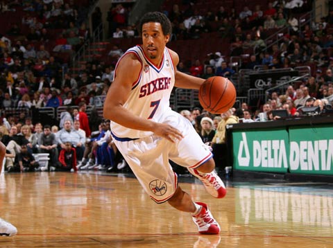 率队晋级美职联1／4决赛后，梅西现场观看儿子训练（带队闯入美职联八强后，梅西现场旁观儿子训练）