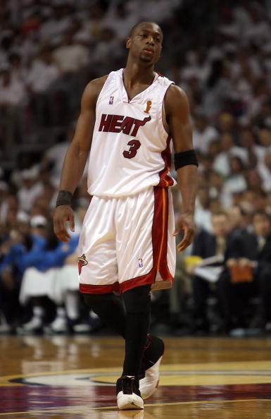 德转评年度最佳阵容：姆巴佩、亚马尔领衔，巴黎3人入选（德转年度最佳阵容出炉：姆巴佩、亚马尔领衔，巴黎三将上榜）