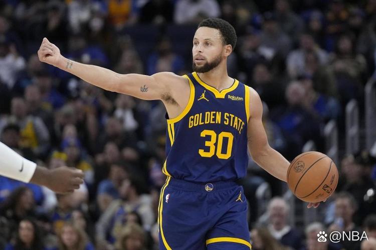 阿森纳3-1拜仁，廷贝尔、马杜埃凯、马丁内利破门，诺伊尔送礼（阿森纳3比1力克拜仁：廷贝尔、马杜埃凯、马丁内利建功，诺伊尔失误送礼）