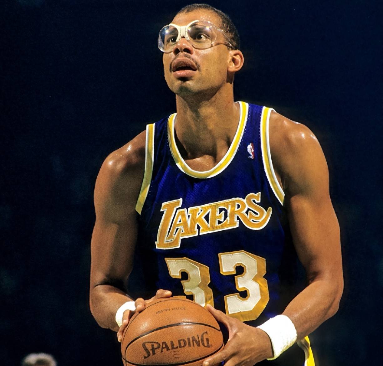 卢森博格：内马尔是天才球员，把他放在正确位置能获更多机会（卢森博格：内马尔天赋异禀，踢对位置更能创造更多机会）