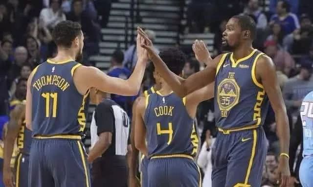 媒体人：某直播平台获得新赛季CBA版权，将直播部分场次（据媒体人消息，某直播平台已获得新赛季CBA版权，将直播部分比赛）