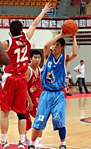 NBA战报：布朗30分8板，凯尔特人121-113击败猛龙（NBA快讯：布朗砍下30分8篮板，凯尔特人121-113力克猛龙）