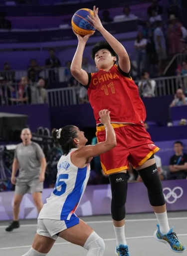 记者：世界杯抽签仪式开始前，大力神杯已经抵达华盛顿（记者：世界杯抽签未启，大力神杯已先抵华盛顿）