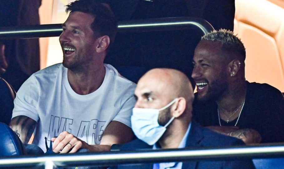 将迎个人第六次世界杯！C罗社媒：全力以赴吧，葡萄牙（C罗冲击第六次世界杯：社媒鼓劲，葡萄牙全力以赴）